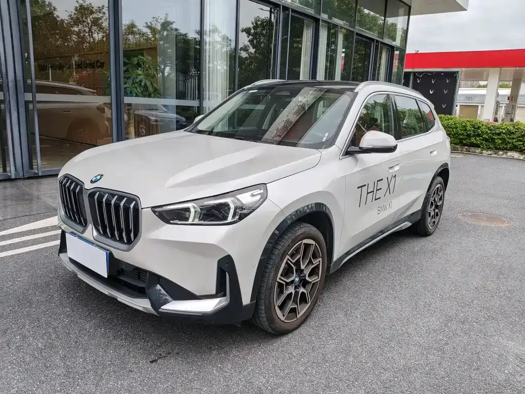 BMW X1 — фото 1
