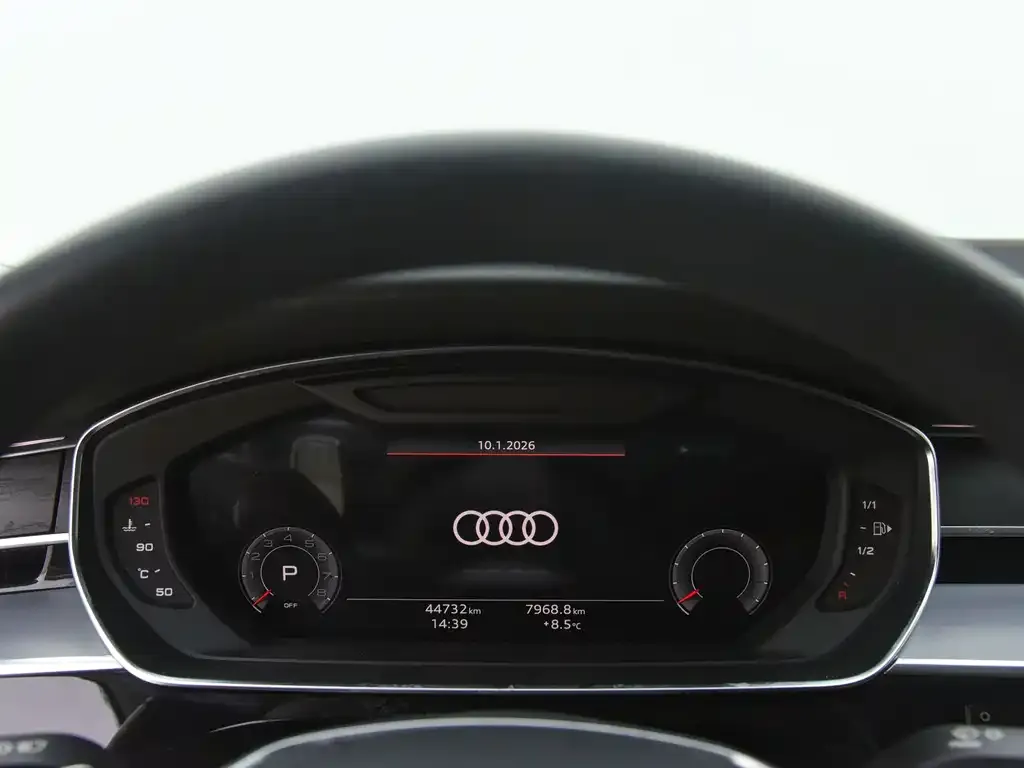 Audi A8 — фото 2