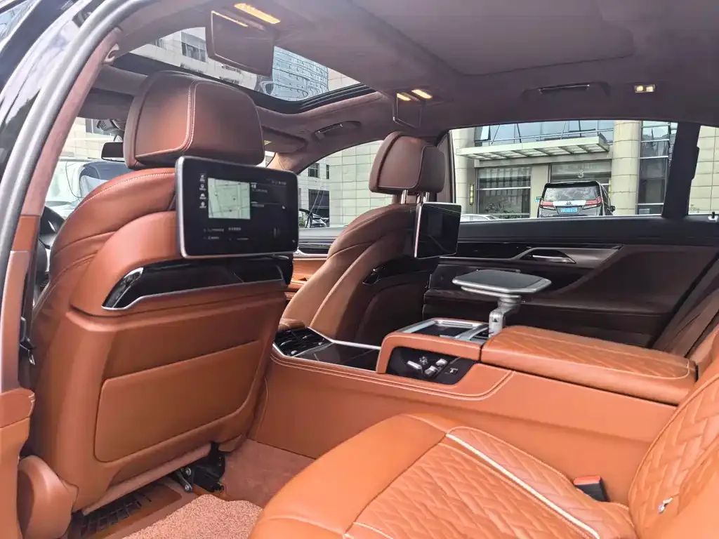 BMW 7 Series 2021 из CN, фото 2