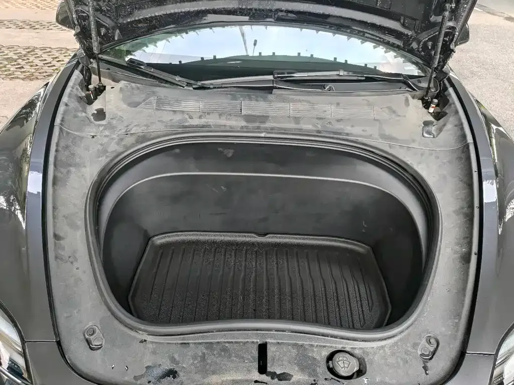 Tesla Model 3 — фото 2