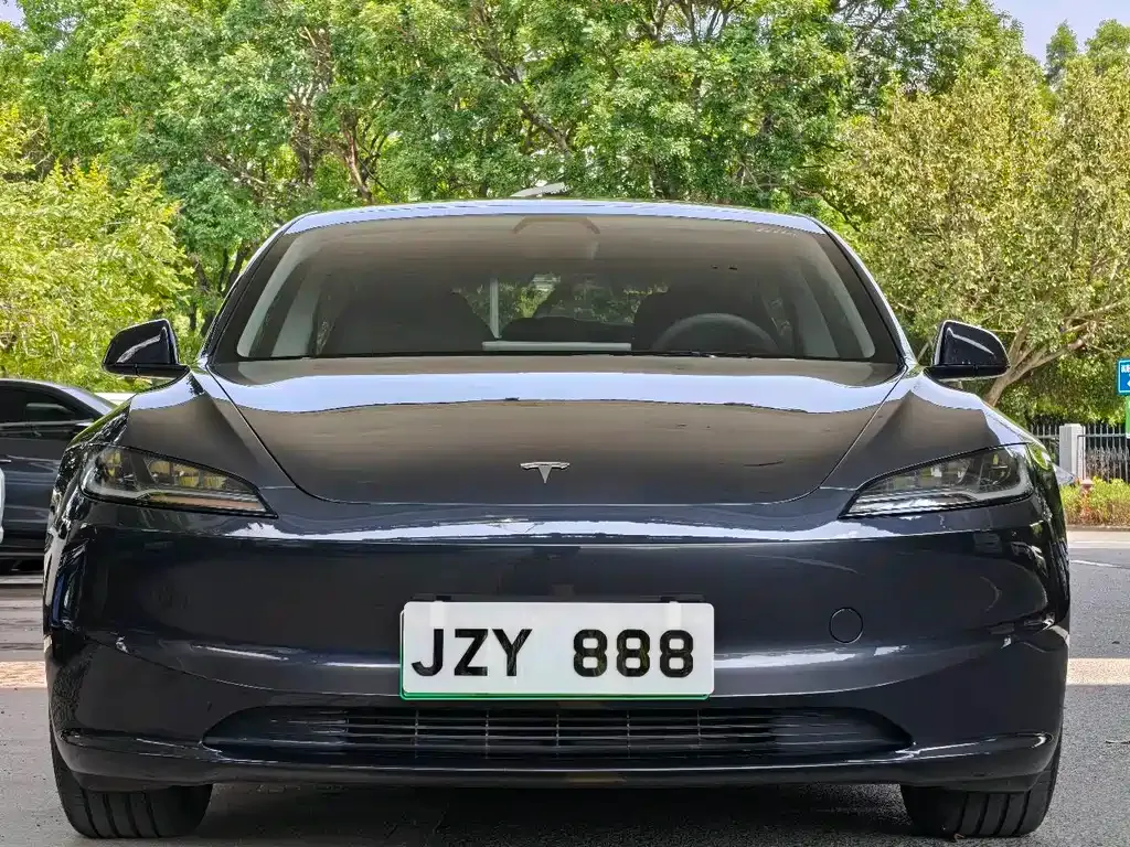 Tesla Model 3 — фото 5