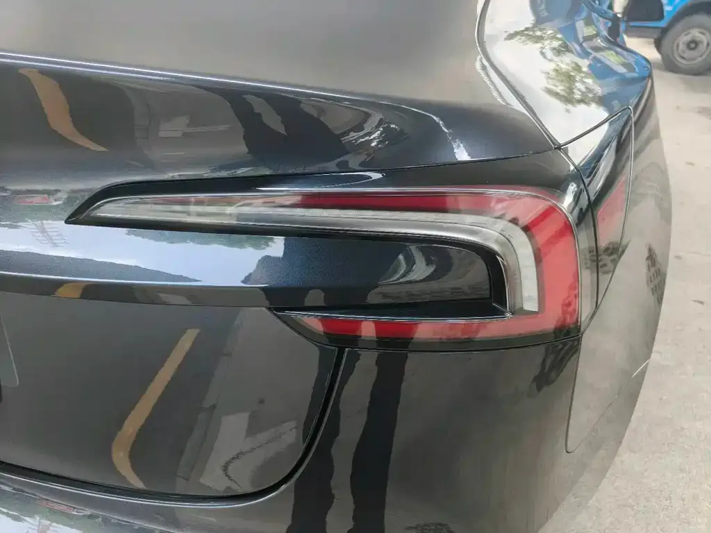 Tesla Model 3 — фото 3