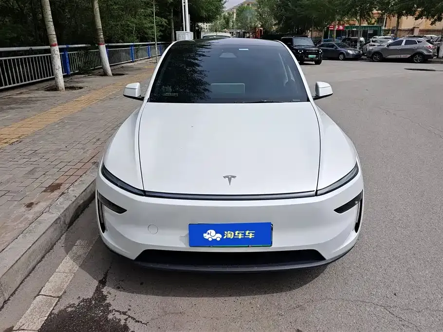 Tesla Model Y — фото 8