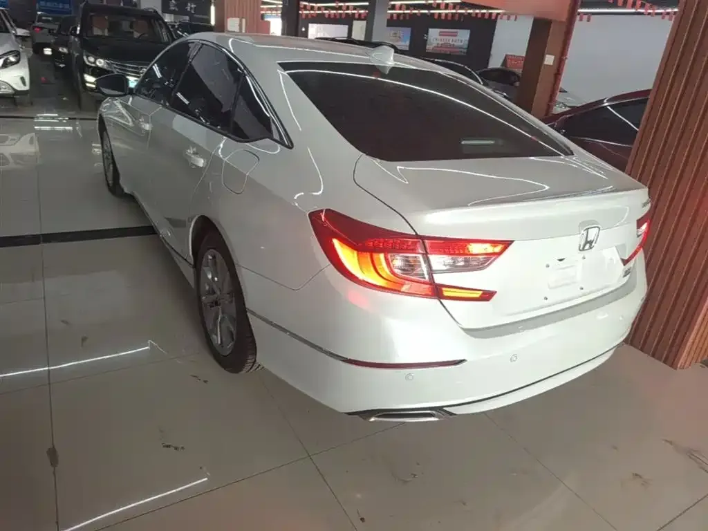 Honda Accord — фото 2