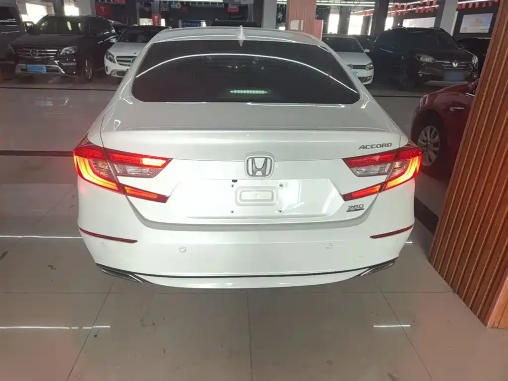Honda Accord — фото 3