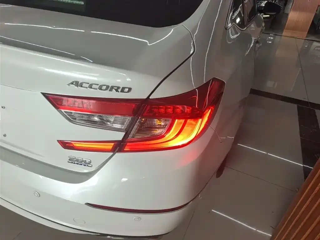 Honda Accord — фото 5