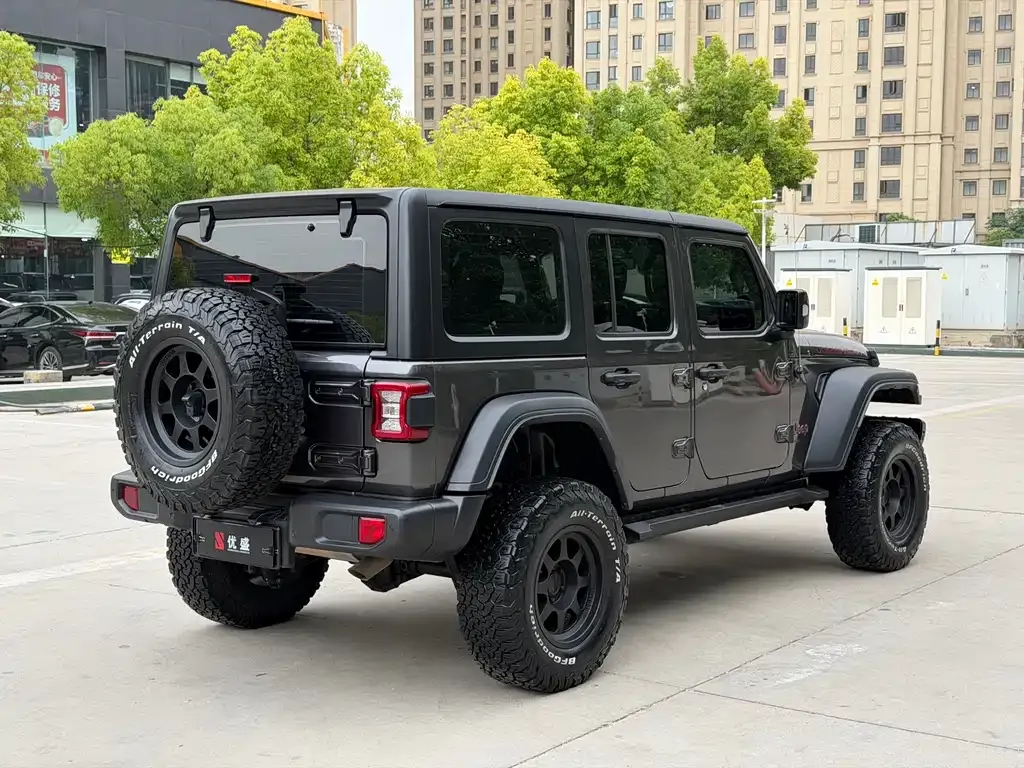 Jeep Wrangler — фото 6