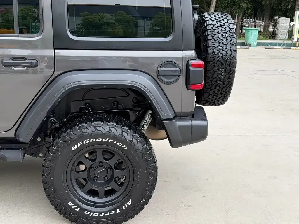 Jeep Wrangler — фото 3