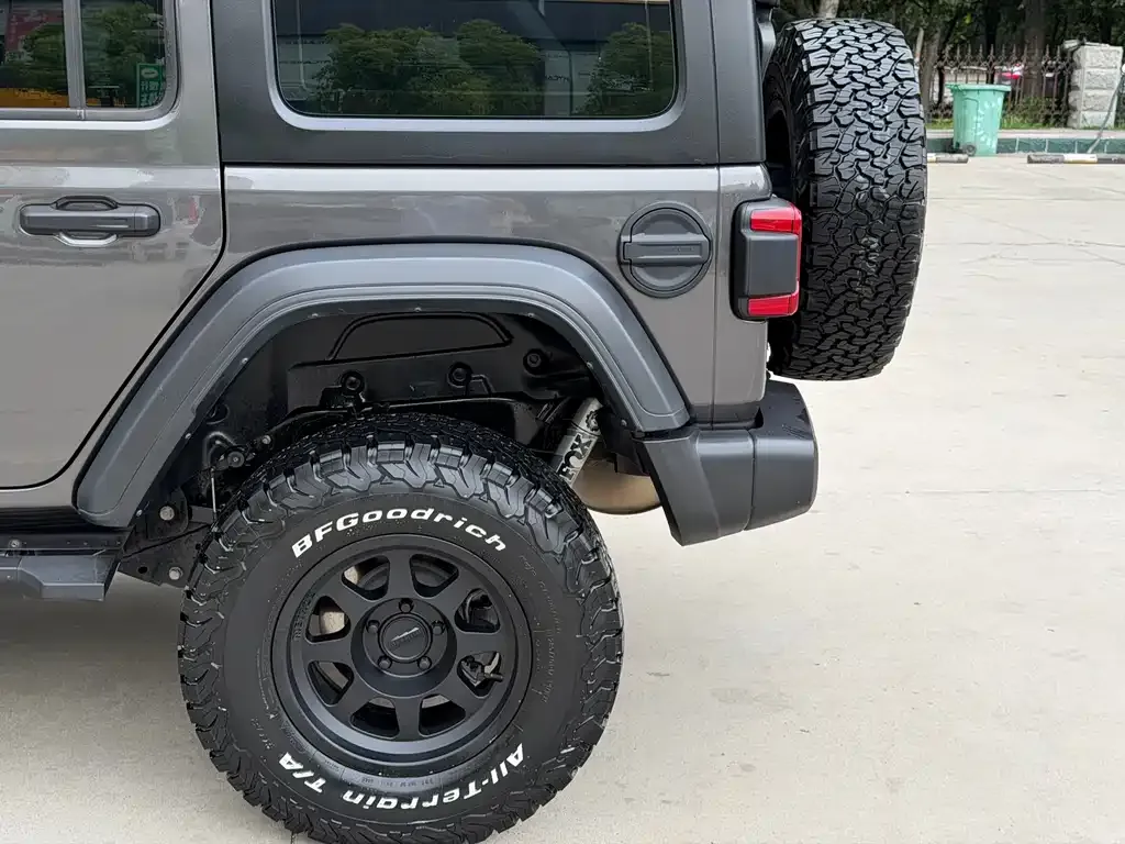 Jeep Wrangler — фото 4
