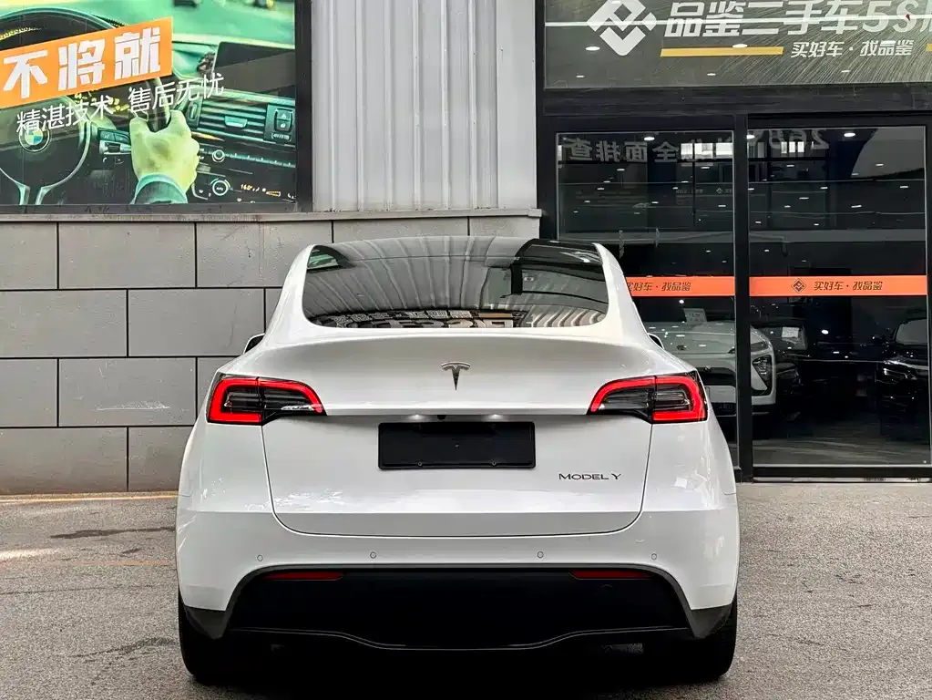 Tesla Model Y — фото 9