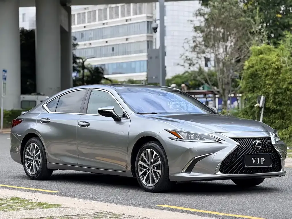 Lexus ES — фото 4