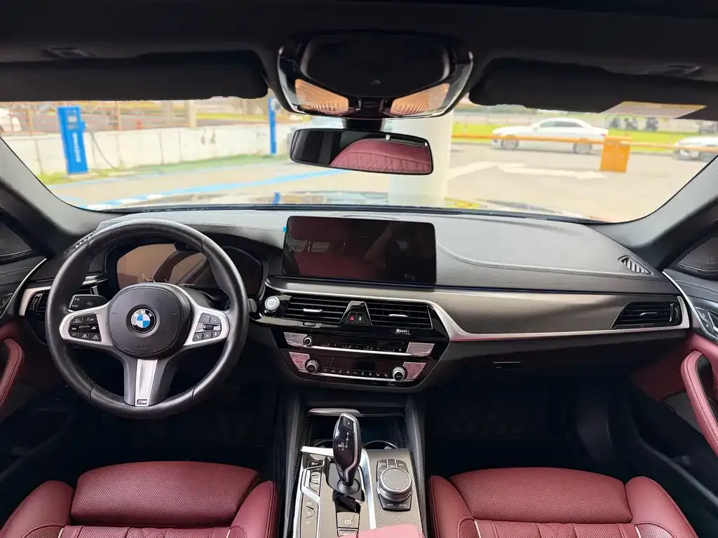 BMW 5 Series New Energy — фото 9