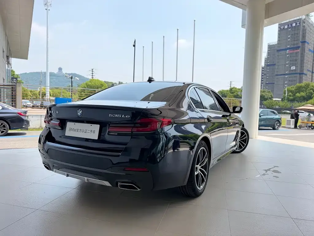 BMW 5 Series New Energy — фото 3