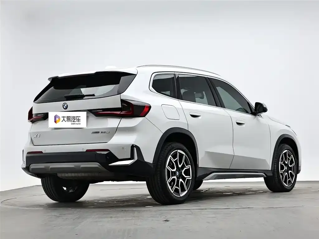 BMW X1 — фото 5
