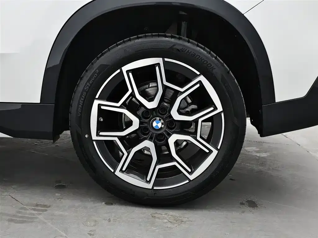 BMW X1 — фото 8