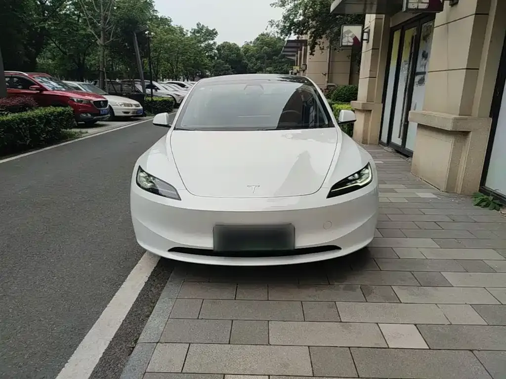 Tesla Model 3 — фото 5