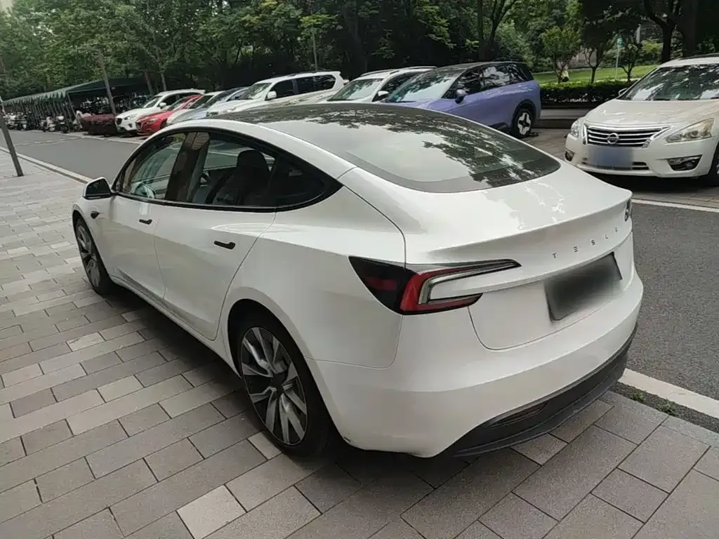 Tesla Model 3 — фото 6