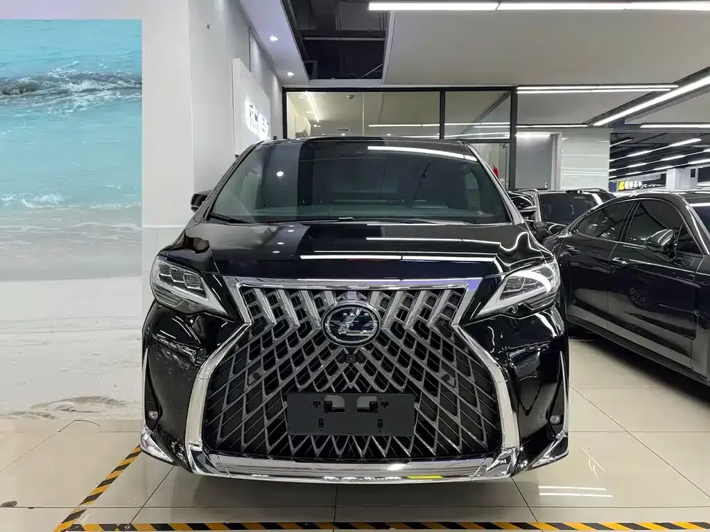 Lexus LM
