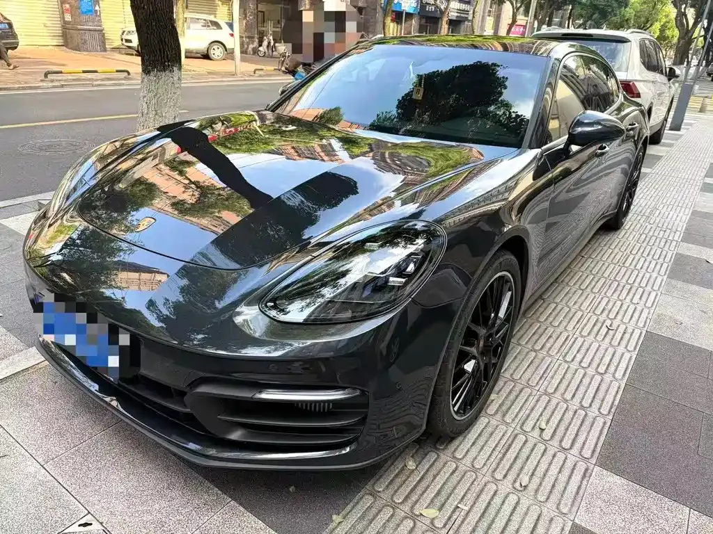 Porsche Panamera — фото 1