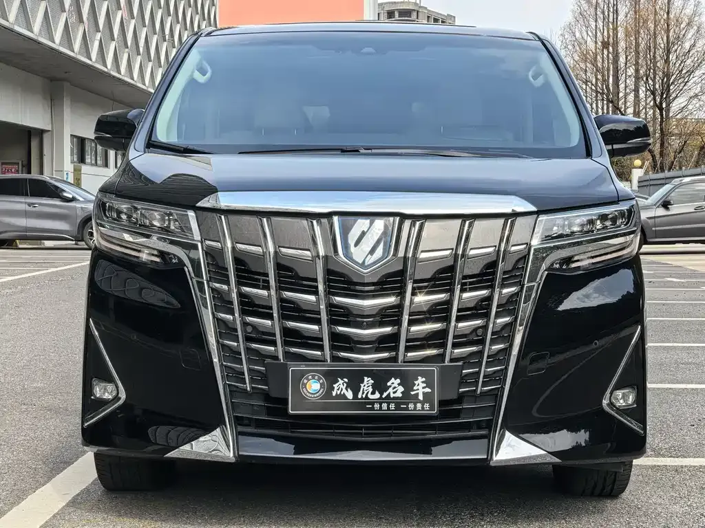 Toyota Alphard — фото 7