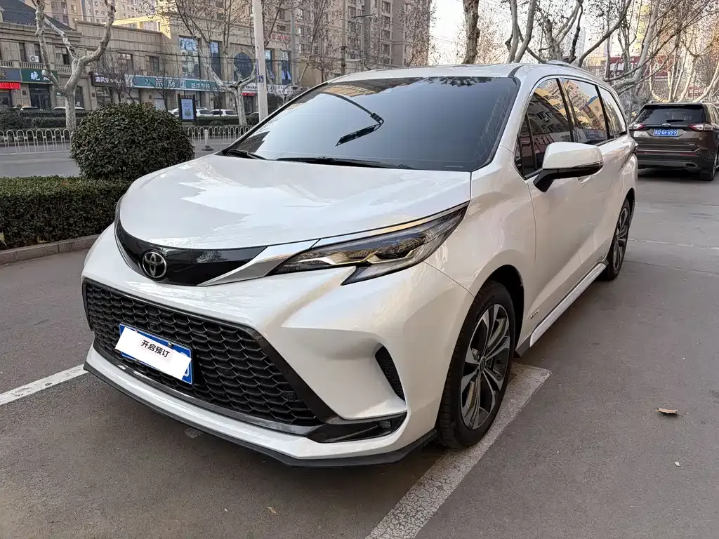 Toyota Granvia — фото 4