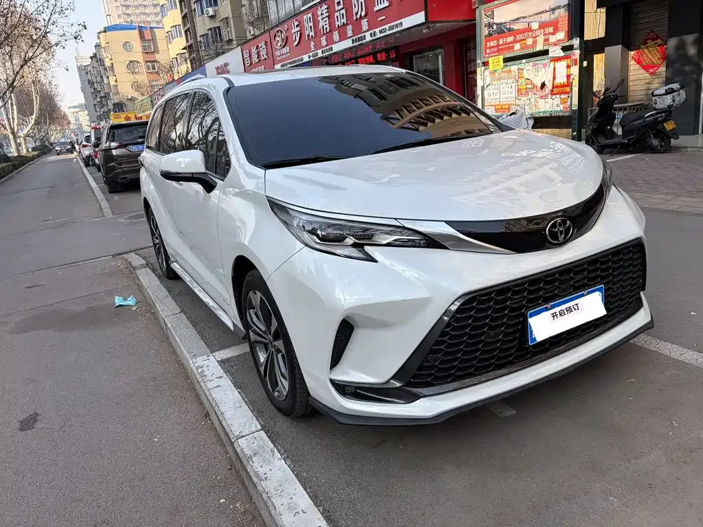 Toyota Granvia — фото 6