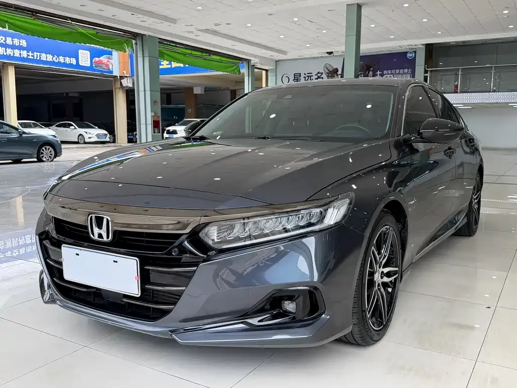 Honda Accord — фото 1