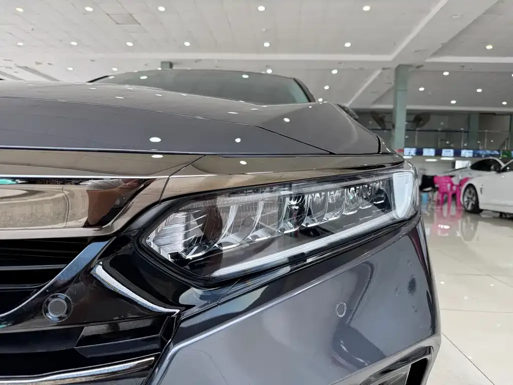 Honda Accord — фото 3