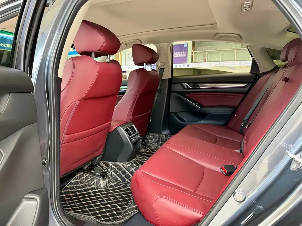 Honda Accord — фото 6