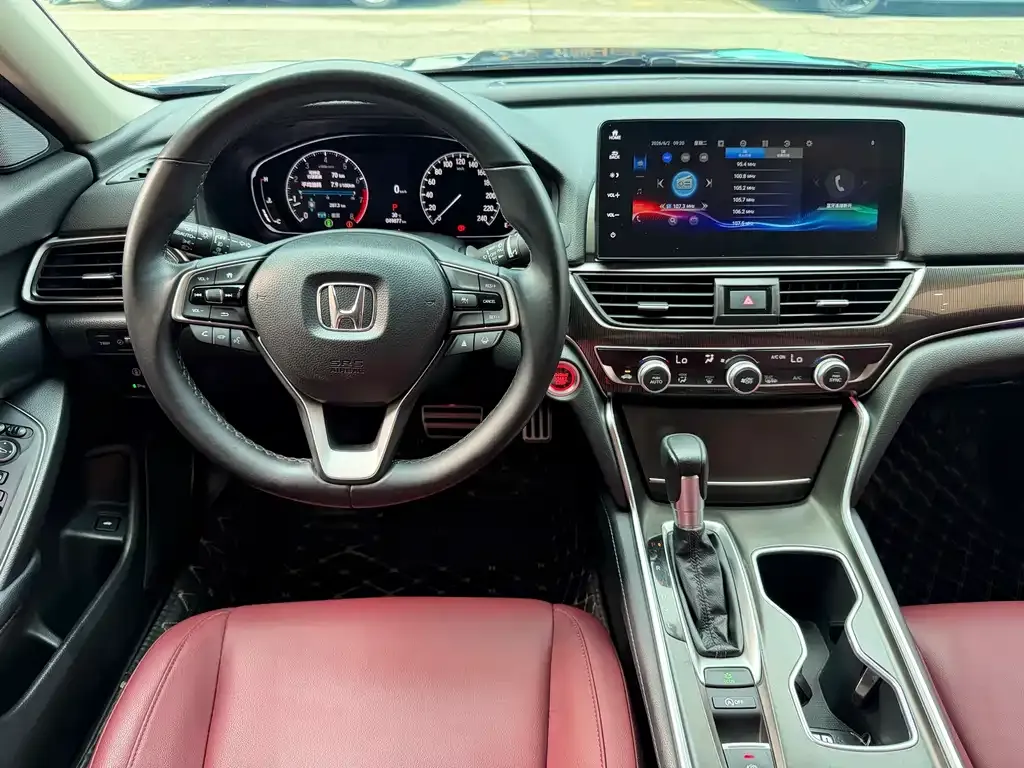 Honda Accord — фото 7