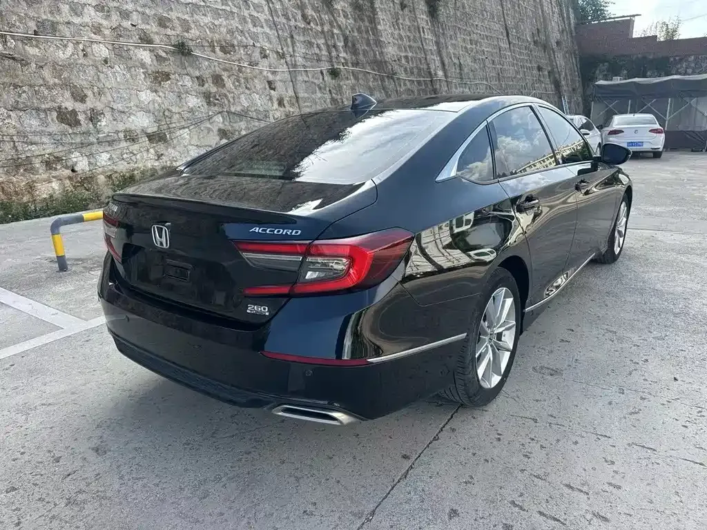 Honda Accord — фото 5