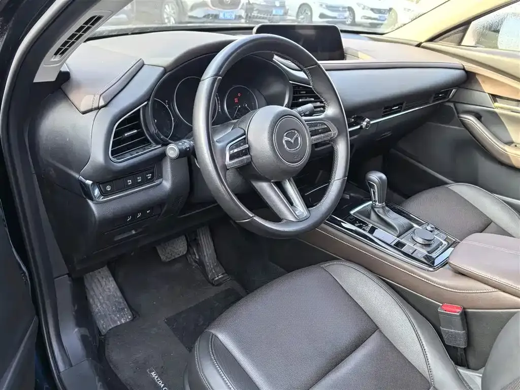 Mazda CX-30 — фото 4