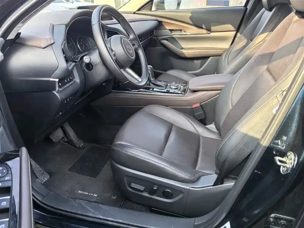 Mazda CX-30 — фото 2