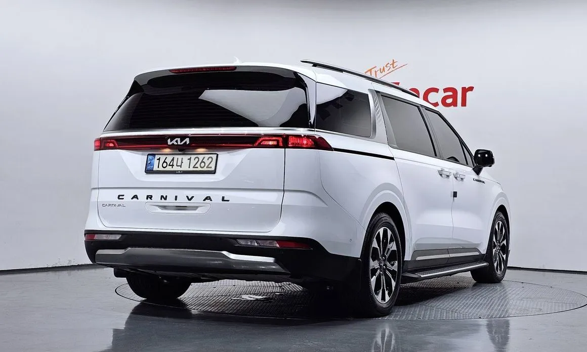 Kia Carnival — фото 10