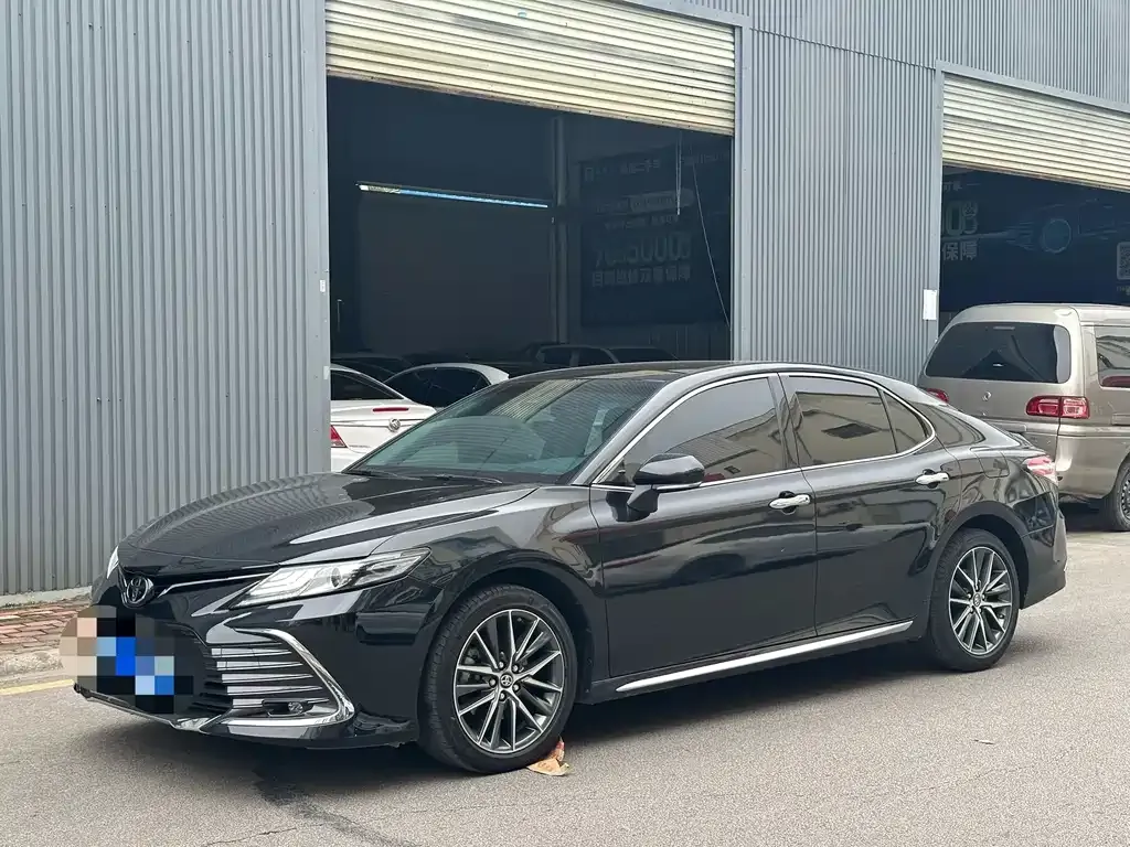Toyota Camry 2023 из CN, фото 2