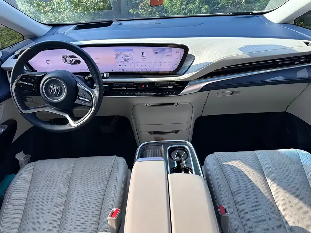 Buick Century 2023 из CN, фото 3