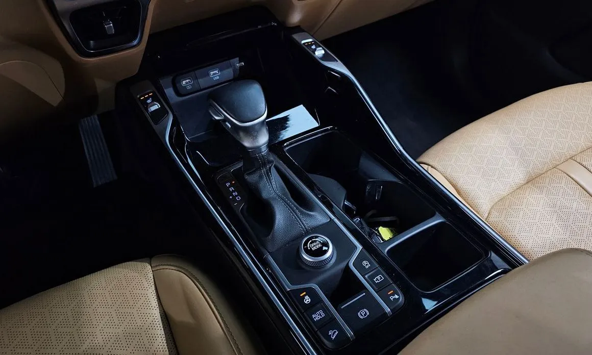 Kia Sorento — фото 8