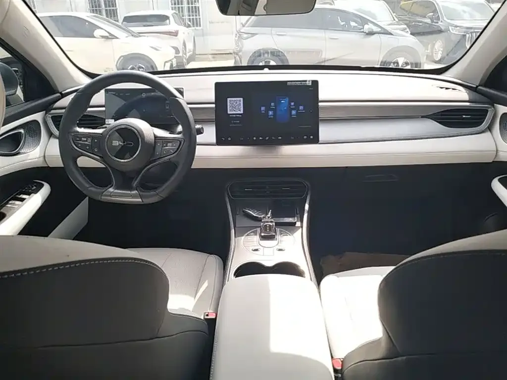 BYD Seal 05 DM-i — фото 6