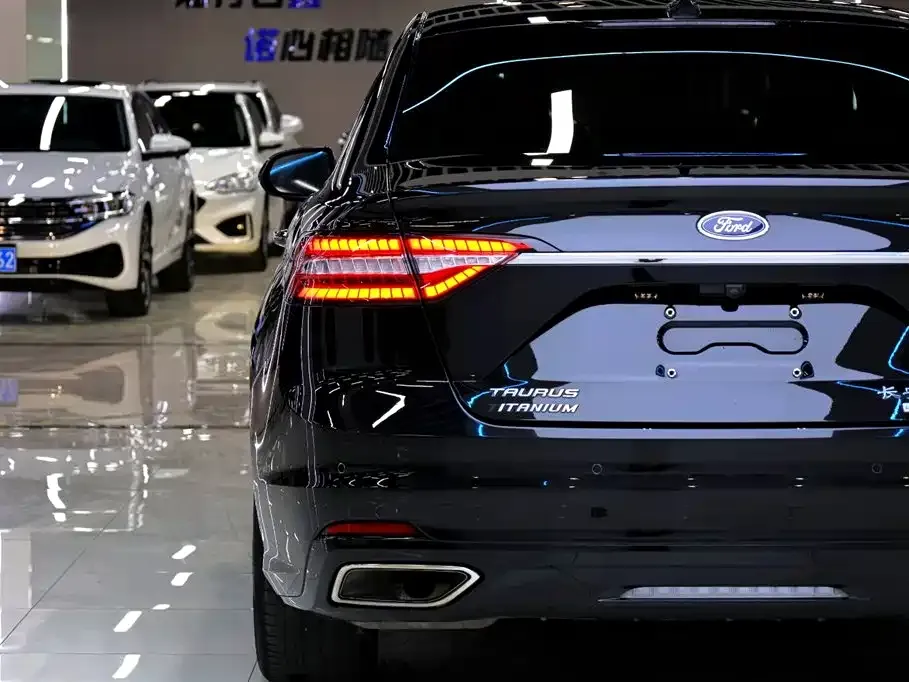 Ford Taurus 2021 из CN, фото 6