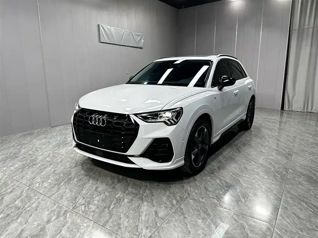 Audi Q3 — фото 1