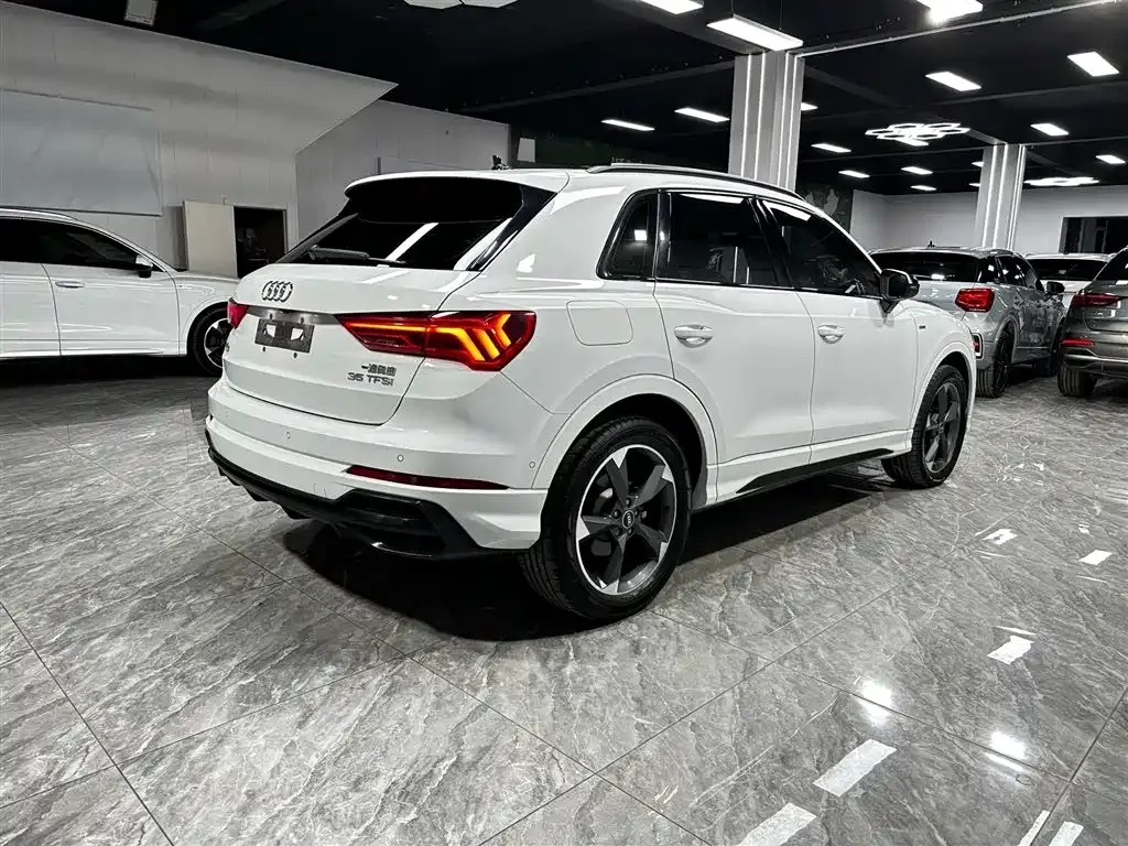 Audi Q3 — фото 10