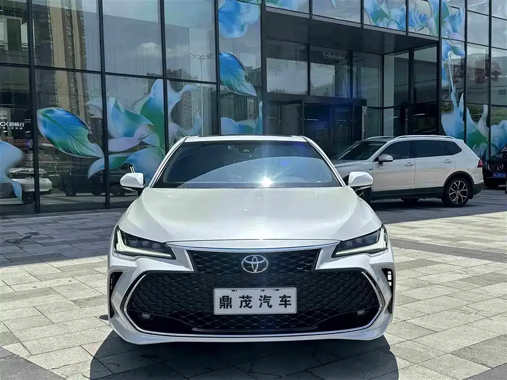 Toyota Avalon — фото 10