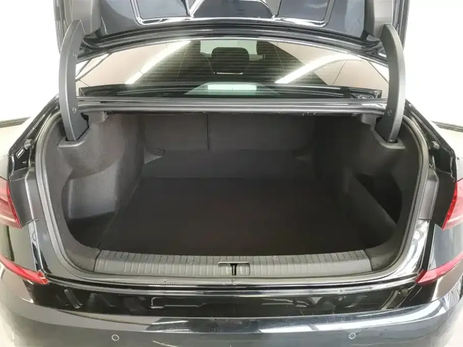 Volkswagen Passat — фото 4