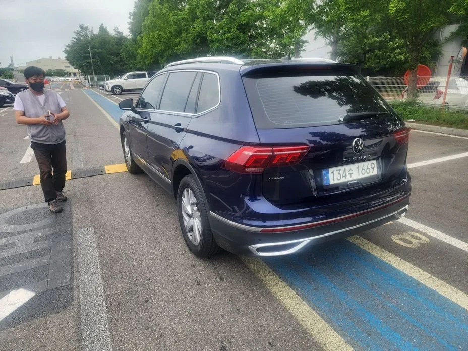 Volkswagen Tiguan 2023 из KR, фото 9