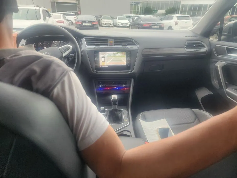 Volkswagen Tiguan 2023 из KR, фото 4