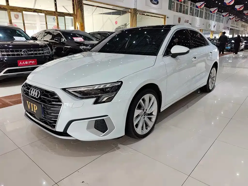 Audi A3 — фото 1
