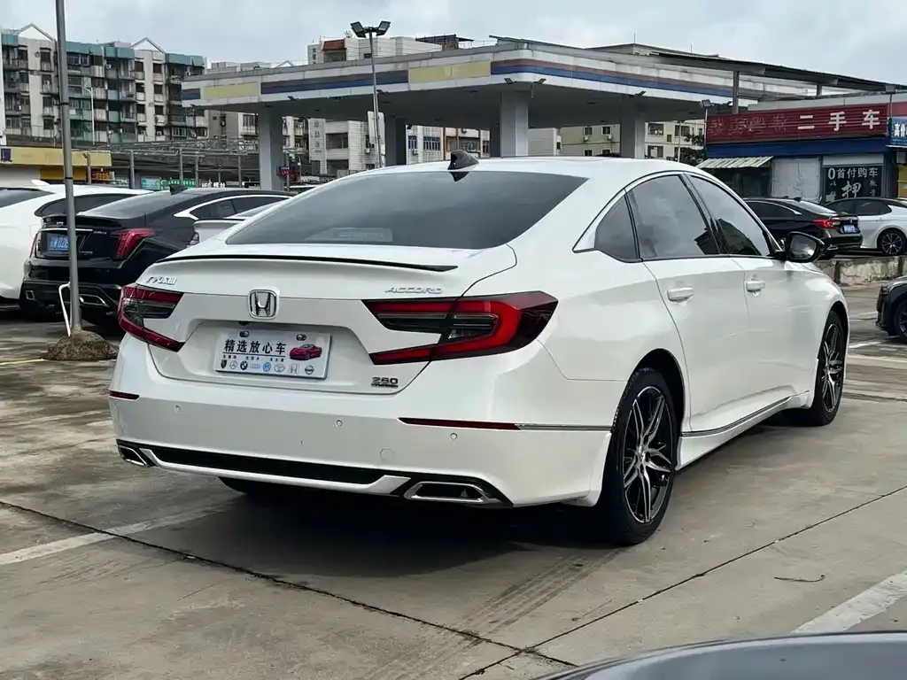 Honda Accord — фото 6