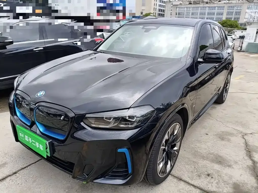 BMW iX3 — фото 10
