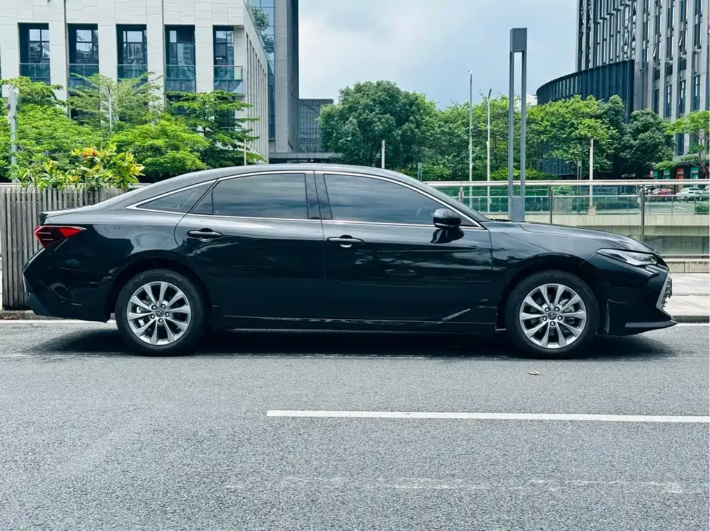 Toyota Avalon — фото 10