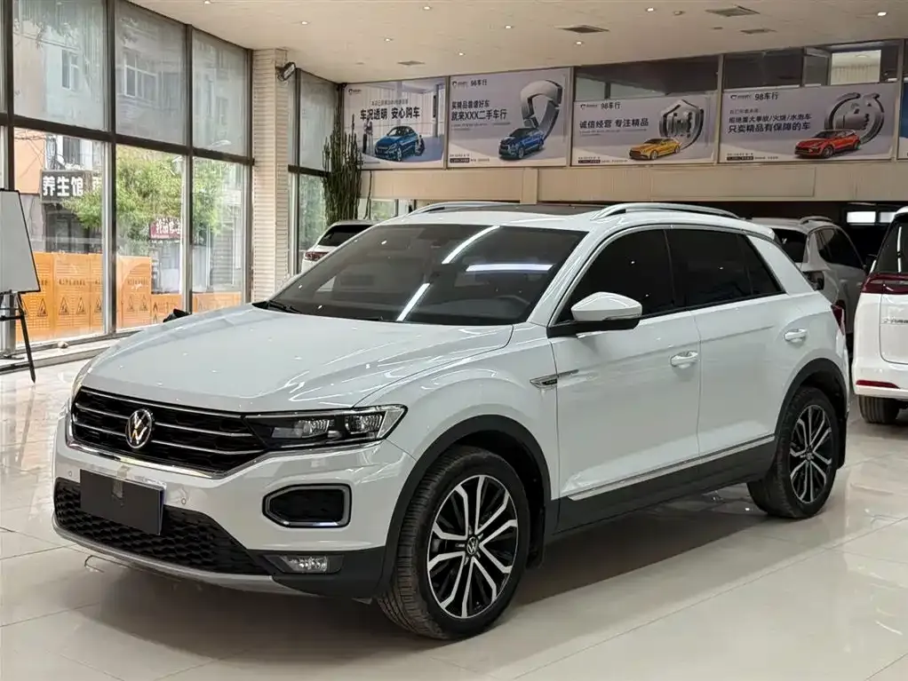 Volkswagen T-Roc — фото 1